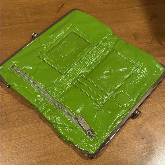 Like NEW HOBO Lauren Clutch Wallet - Picture 5 of 8